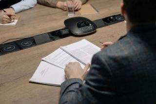 Brief d'agence : ce qu'il doit contenir pour être utile